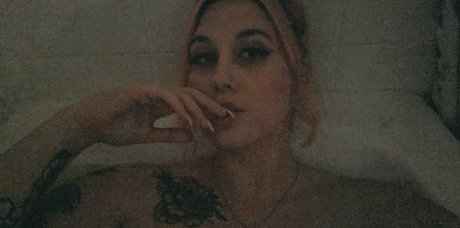 strwbrry cream ポルノモデル 写真