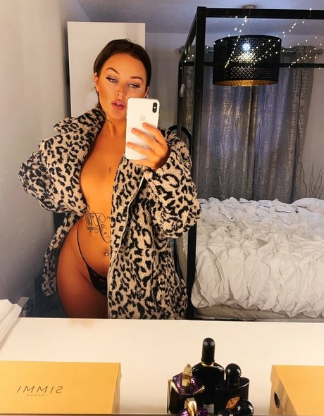 chloxo22 ポルノモデル 写真