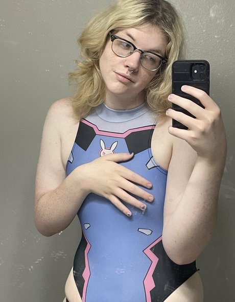 ニューハーフ 熟女 OnlyFans ホットポルノ 画像