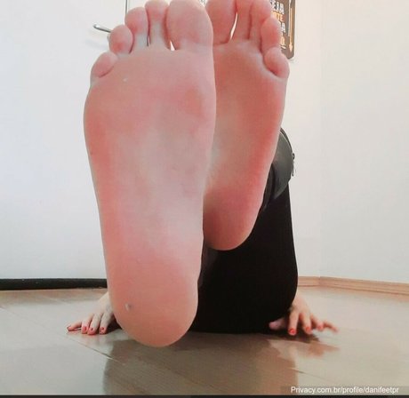Dani feet セックスポルノスター 画像