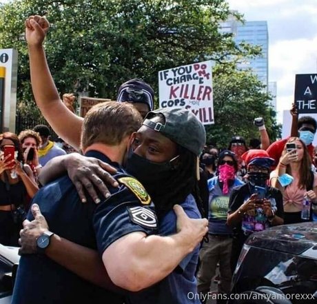 amyamorevip ポルノスター ホット 写真