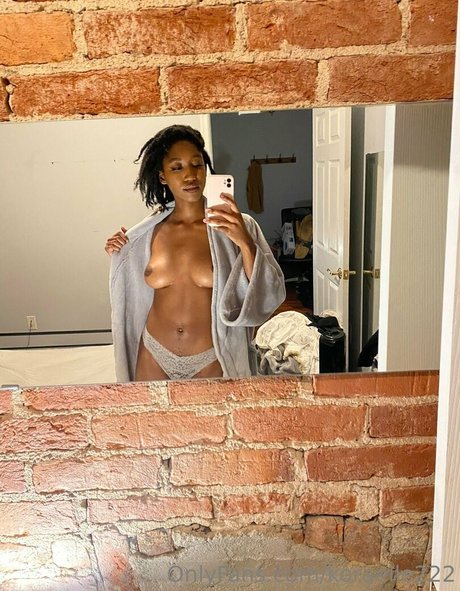 koraelle222 ヌードモデル 写真