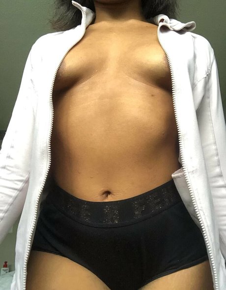 ティーンヌードOnlyFans アート裸 写真