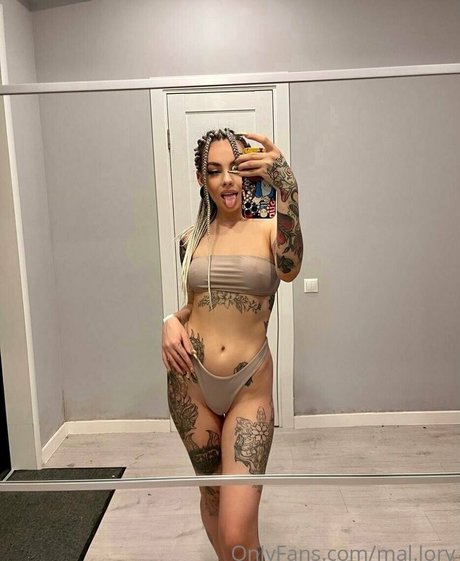 mal lory 独占スター 画像