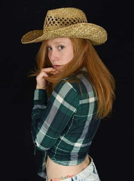 lilmissredfox69 セクシーモデル 写真