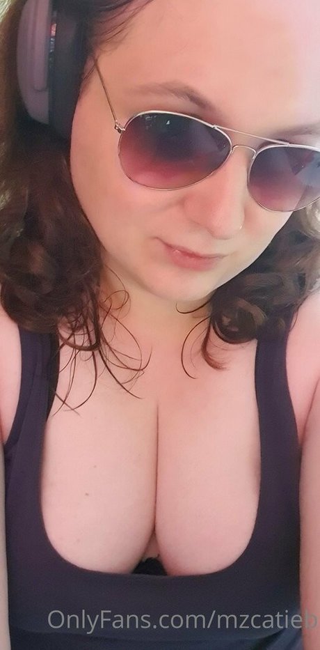 mzcatieb ポルノスター ホット 写真