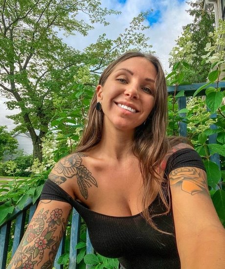 Christine Cote 裸のモデル ギャラリー