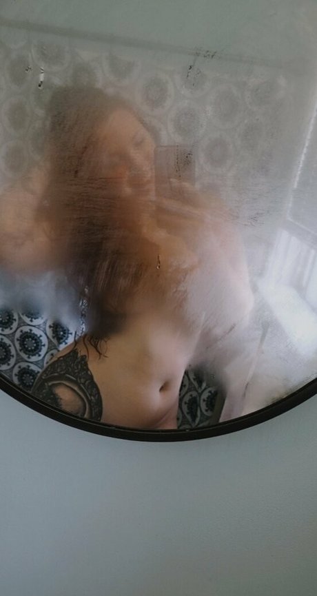 PiperMaePeach アートポルノスター 画像