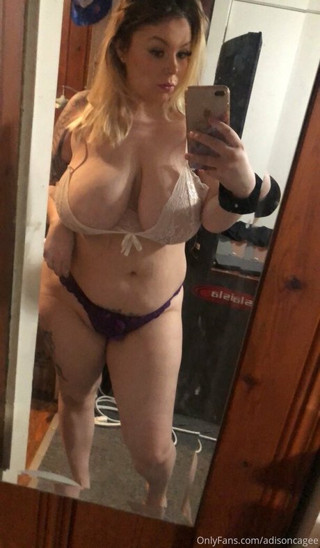 adisoncagee 素敵なポルノスター 写真