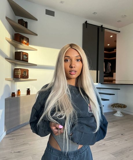 Mary Senn ホットなモデル 画像