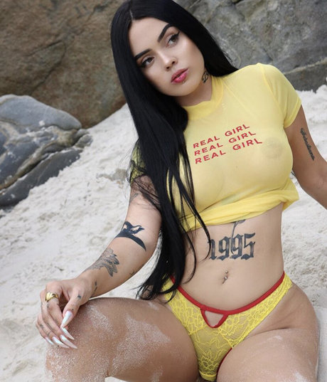 Karina Laino アート女優 写真