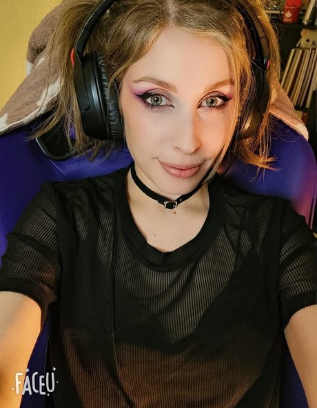 Chio Uyuni かわいいスター 写真