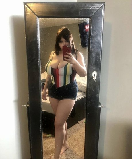 曲線美のティーンズOnlyFans 無料 画像