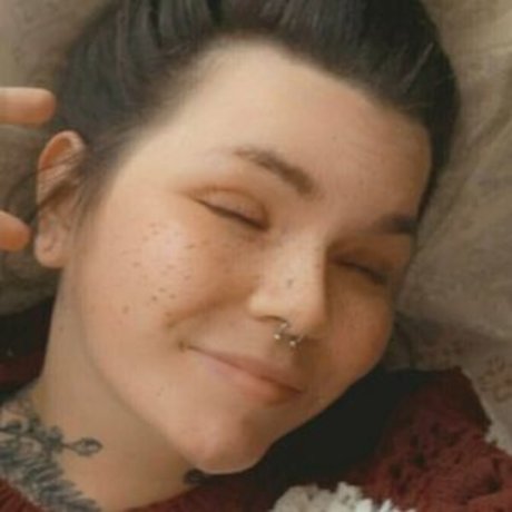 bigtittyg0thm1r ホットスター 写真