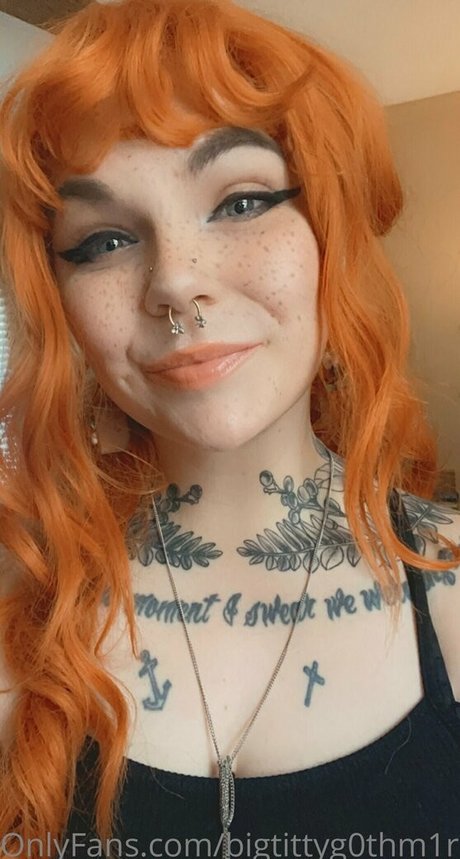 bigtittyg0thm1r ポルノスター ヌード 画像