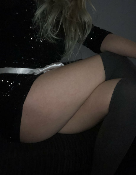 robyn sun アート女優 ギャラリー