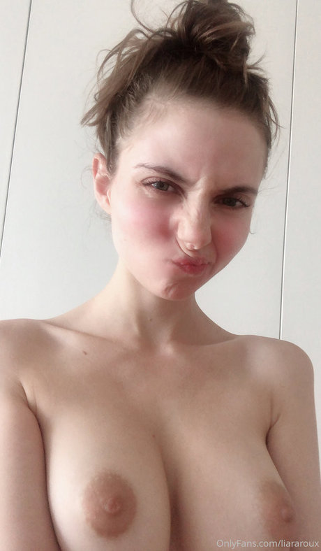 Liara Roux Leaked OnlyFans Sextape
