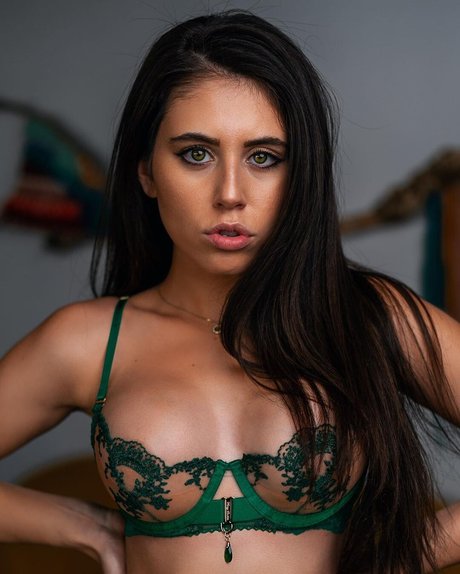 Violet Summers OnlyFans-Post