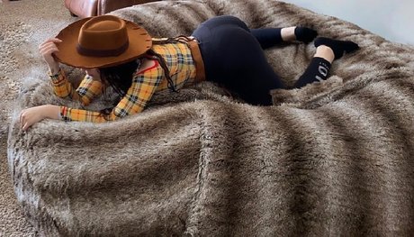 Nina Bugattii Nacktbilder OnlyFans Leak