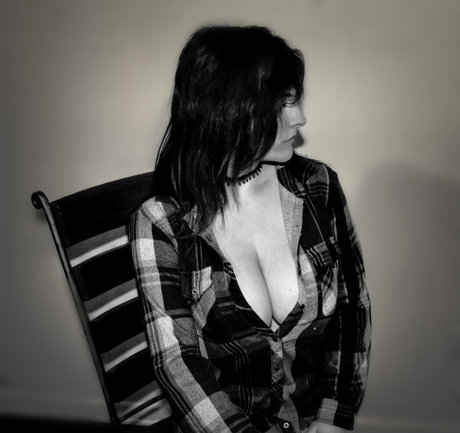 vollbusige rothaarige onlyfans nackt Aufnahme