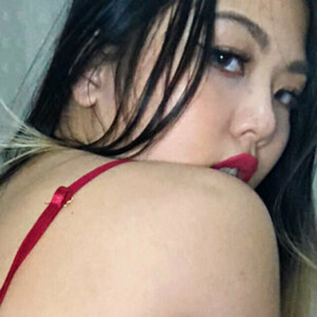 Shallynebbgrl OnlyFans Bilder