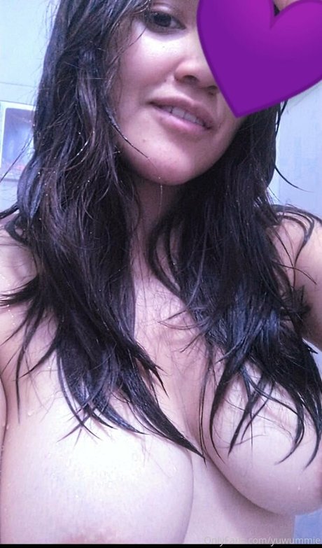 Yuwummie OnlyFans NSFW