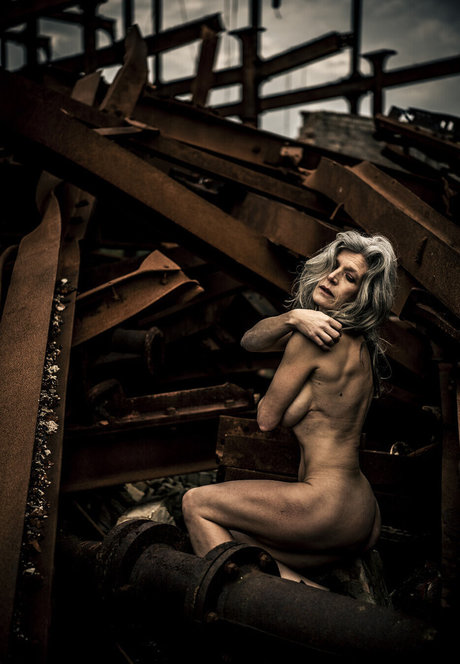 Helen saunders OnlyFans-Post