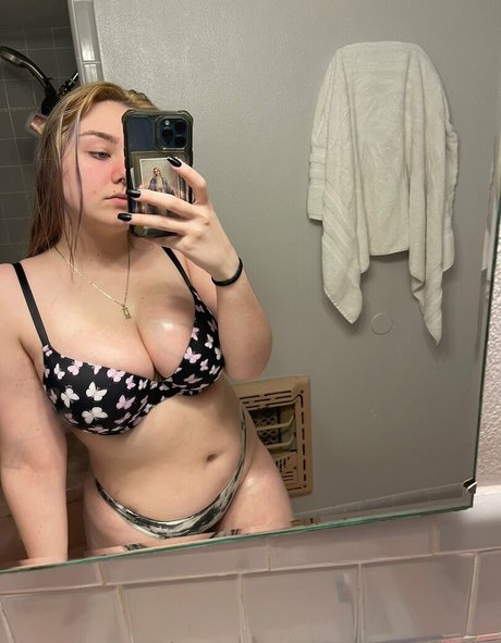 cherrybae Titten OnlyFans