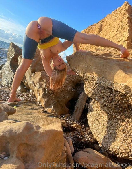 Pragmaticaxxx OnlyFans Striptease