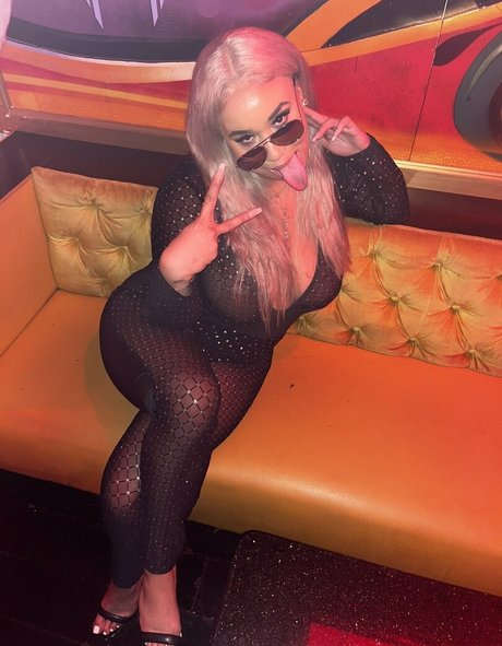 vixxenxoxo OnlyFans Leak