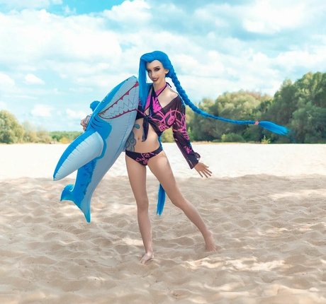 WhiteFox NurlyFans-Brüste