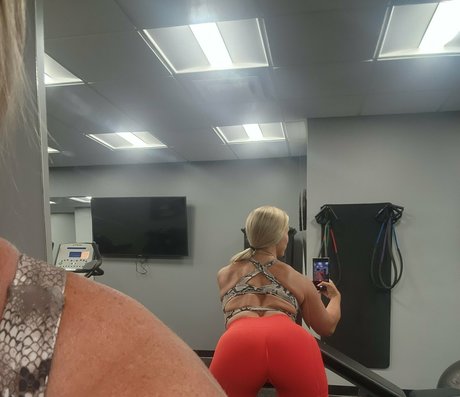 BethAdore Titten OnlyFans