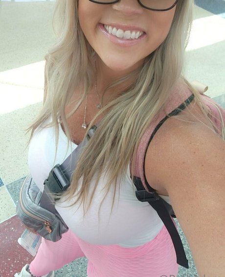 BethAdore OnlyFans Gratis-Inhalte