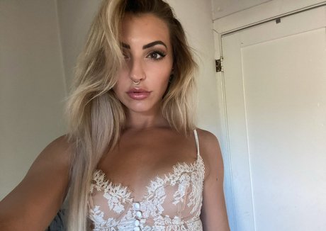 Miss angeliquew Nacktbilder von OnlyFans