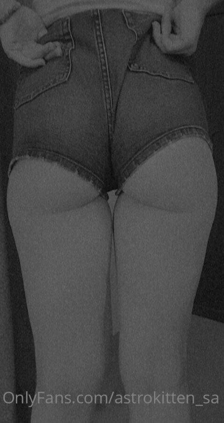 Astrokitten sa OnlyFans Nacktbilder