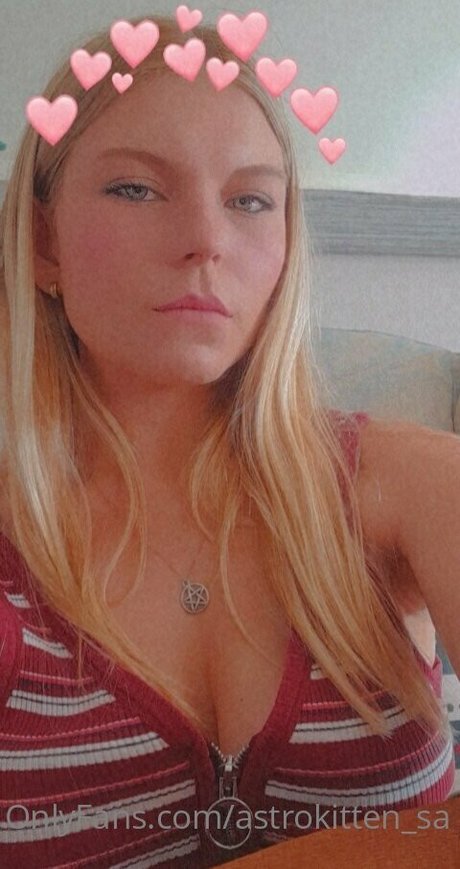 Astrokitten sa Nacktbilder von OnlyFans