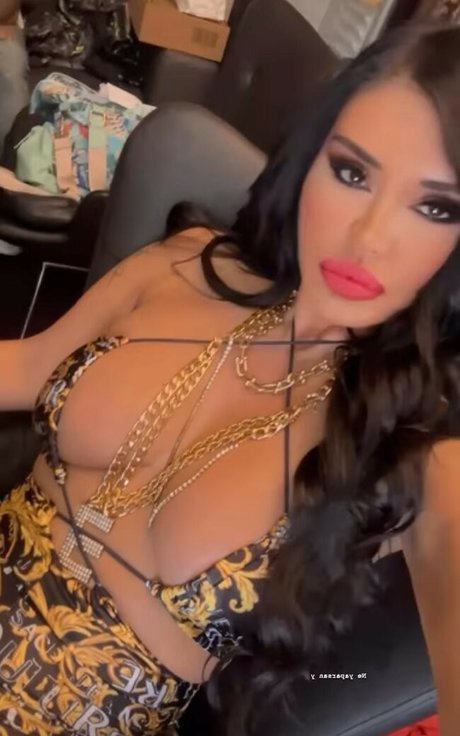 Ebru Polat Leaks von OnlyFans