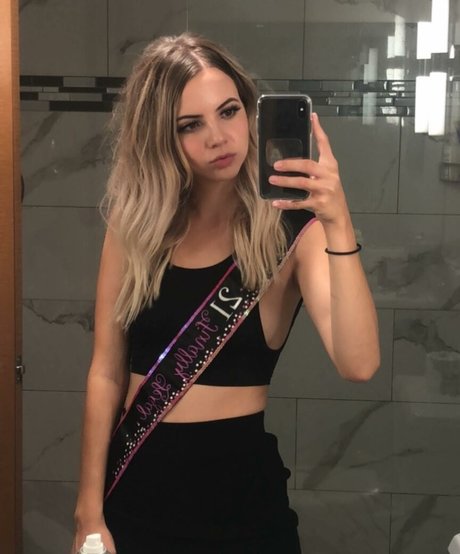 Bobbi Althoff OnlyFans-Fotos