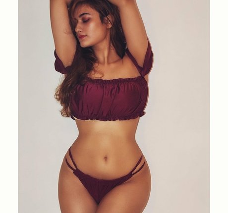 Nidhi Maheshwari Strip OnlyFans