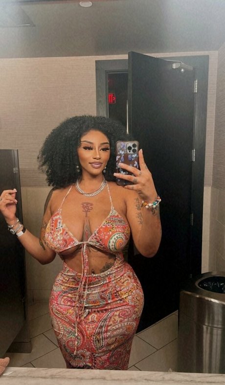 nigerianamazon OnlyFans nackt