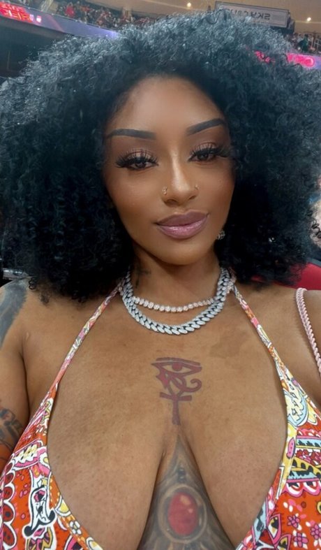 nigerianamazon Nackt auf OnlyFans Leak