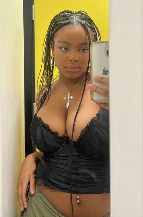 Hell0kittyevie Nackt auf OnlyFans