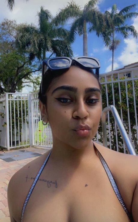 Nita Amari Nacktbilder von OnlyFans