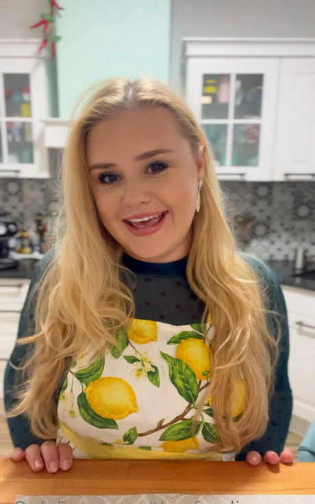 the foodiequeen OnlyFans Striptease