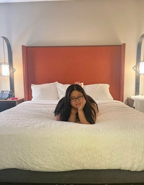 fuzzycolors Neue geleakte OnlyFans-Inhalte