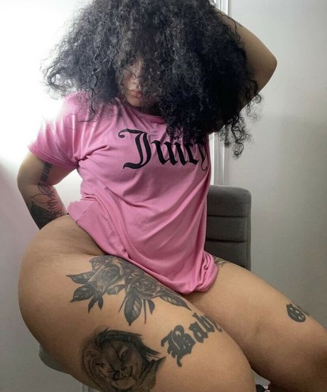 Onlymariahj OnlyFans explizite Inhalte