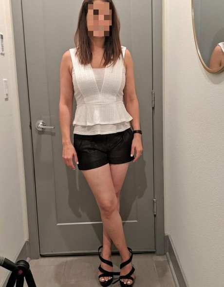 naturalbustyhotwife Leaks von OnlyFans