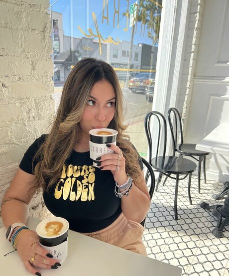 Larissa Cambusano OnlyFans Bilder