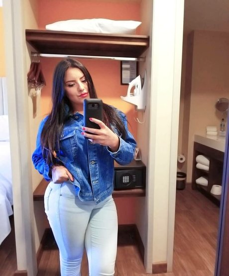 Herlinda Angel Nacktbilder auf OnlyFans