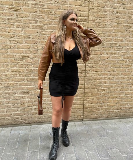 Molly Georgia Leach OnlyFans